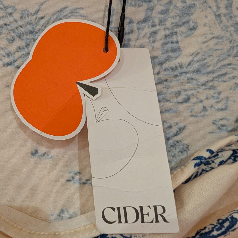 Cider Cream and Blue Patterned Crop Top - Picture 4 of 4